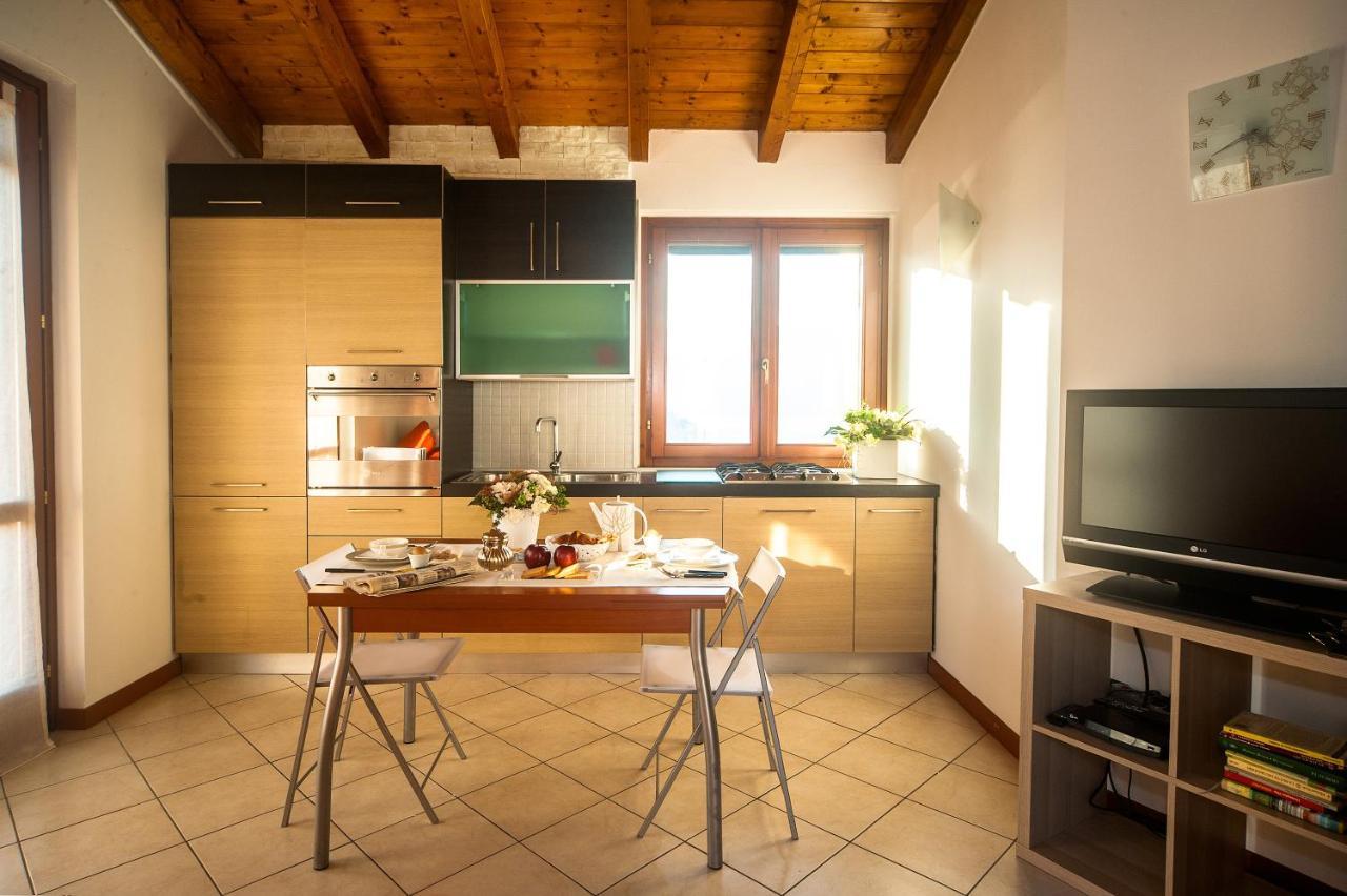Casa Distone Lägenhet Sale Marasino Exteriör bild