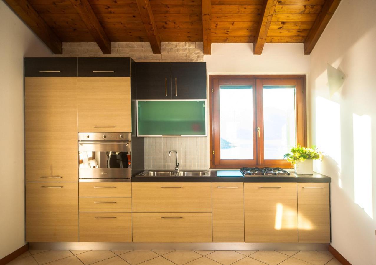 Casa Distone Lägenhet Sale Marasino Exteriör bild